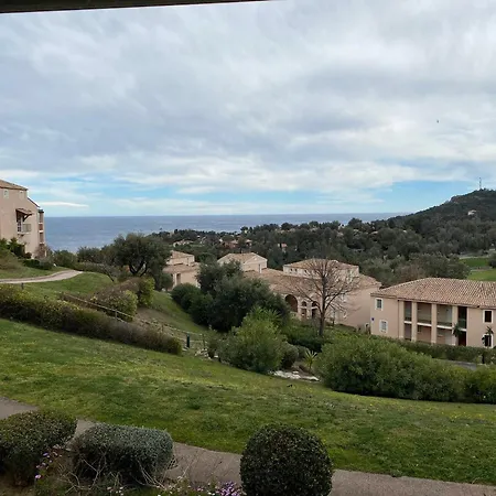 Cap Esterel : 2 Pieces, Vue Mer, Acces Piscines - Fr-1-504-663 *