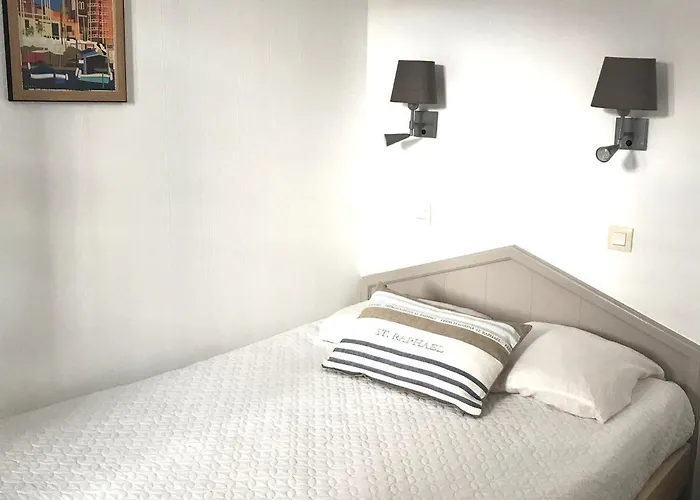 Cap Esterel : 2 Pieces, Vue Mer, Acces Piscines - Fr-1-504-663 *