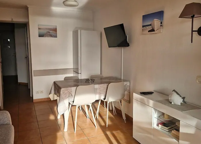 Cap Esterel : 2 Pieces, Vue Mer, Acces Piscines - Fr-1-504-663 *