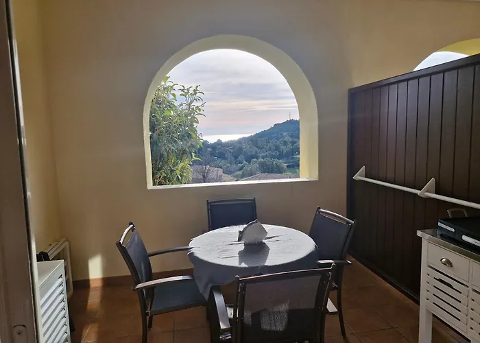 Cap Esterel : 2 Pieces, Vue Mer, Acces Piscines - Fr-1-504-663 * Saint-Raphaël